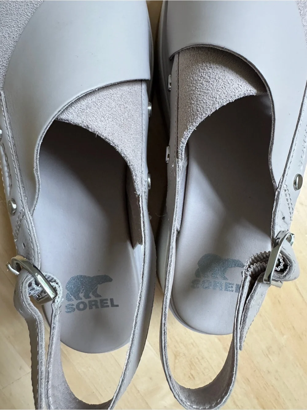 SOREL DAYSPRING CRISSCROSS SANDAL-CRUSHED CLAY/CHALK